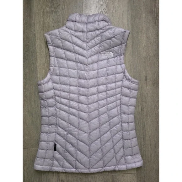 The North Face Womens XS Light Ash Purple Puffer Vest Full Zip Light Weight - Picture 2 of 4